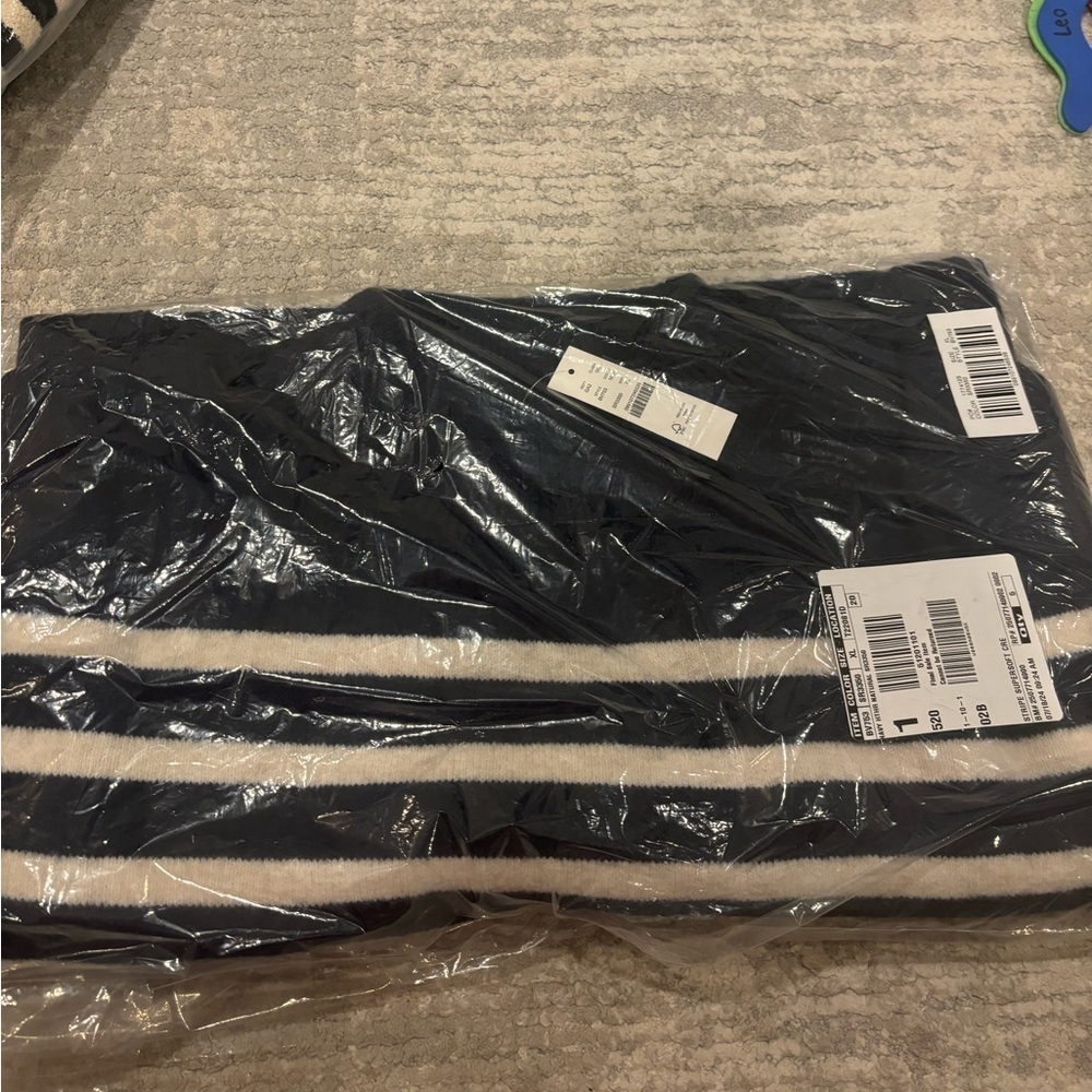 NWT J. Crew Chunky Crewneck Sweater - Picture 5 of 6